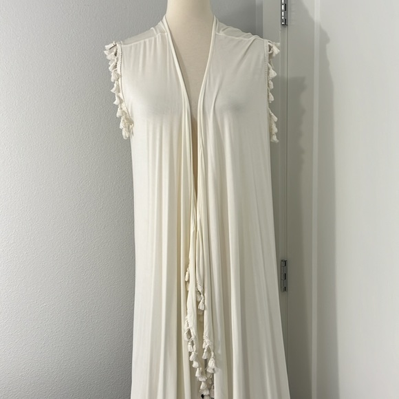 New POL Medium Ivory White Sleeveless Boho Long Duster Kimono Top w/Tassels - Picture 3 of 15